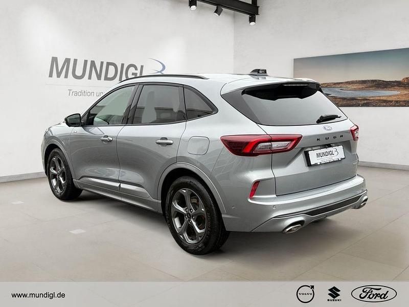 Usado Ford Kuga ST-Line X 152 HP (111 kW) 2024 Prateado SUV