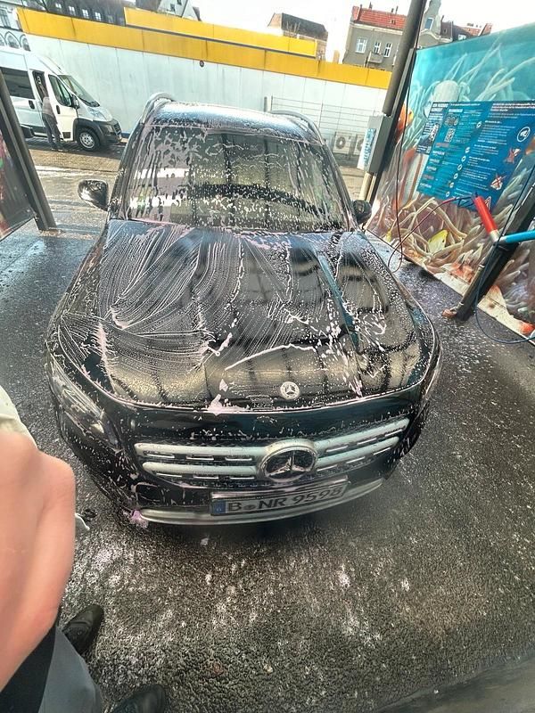 Schwarz Gebraucht 2021 Mercedes GLB200 SUV | 29.000 € (Fairer Preis) - Bild 1/4