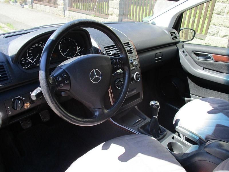 Gebraucht Mercedes A150 95 PS (69 kW) 2006 Gold Kleinwagen