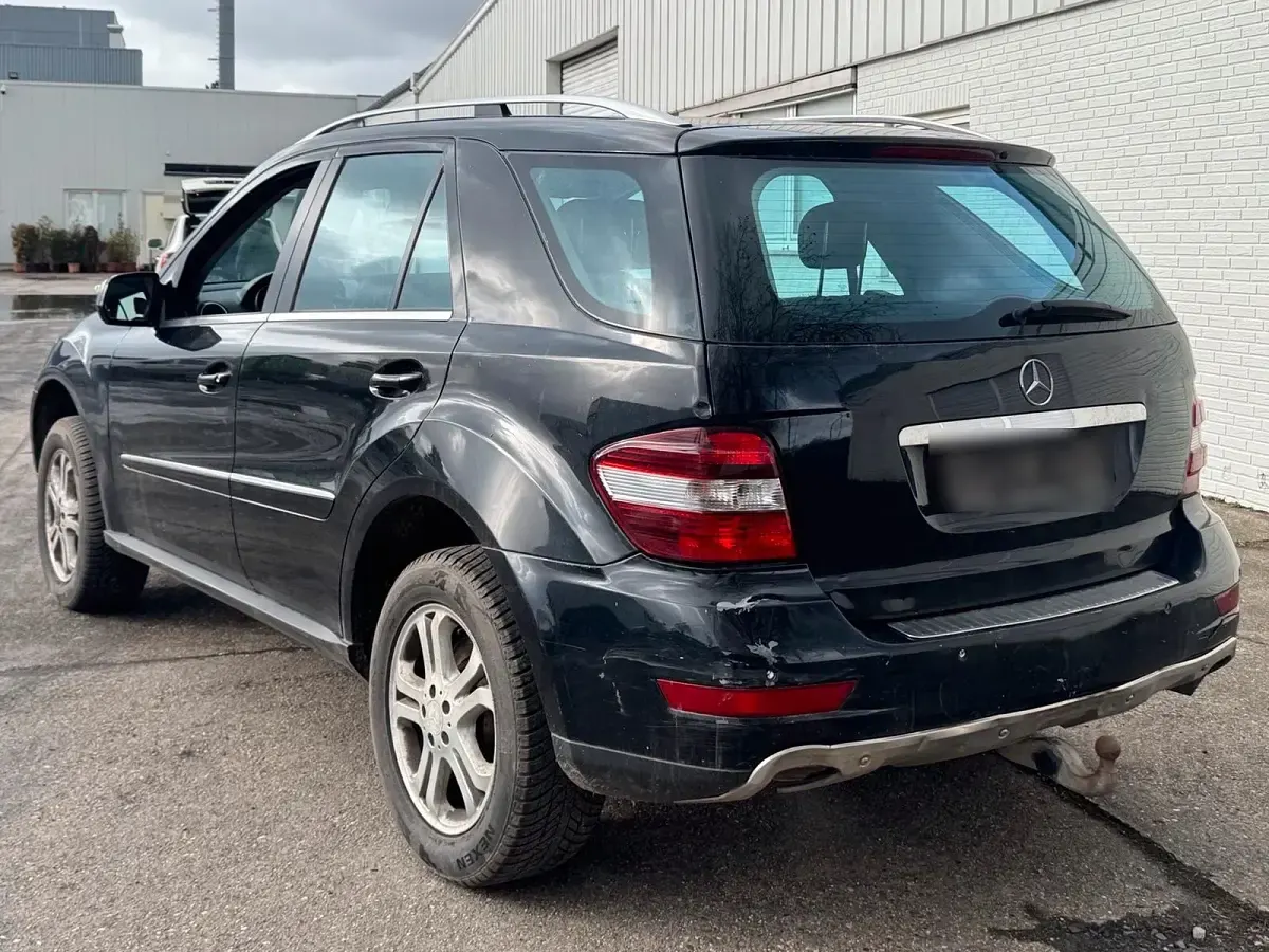 Gebraucht Mercedes ML350 224 PS (164 kW) 2009 Schwarz SUV