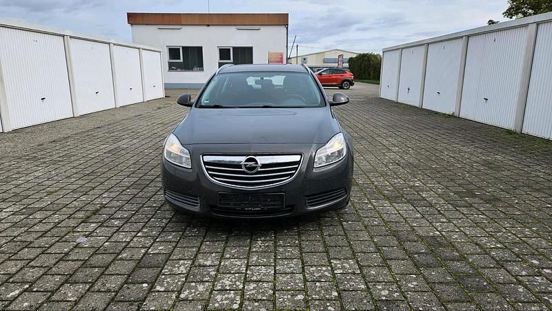 Gebraucht Opel Insignia Sport 160 PS (117 kW) 2013 Grau Kombi