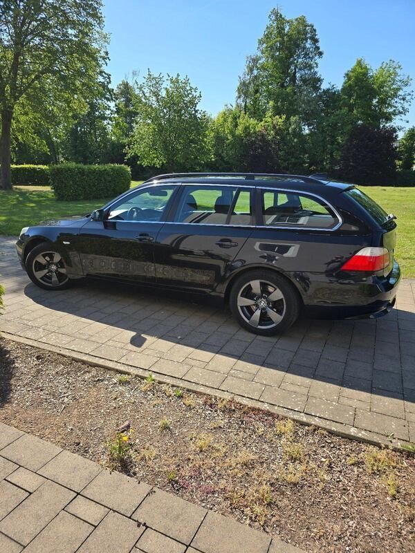 Schwarz Gebraucht 2006 BMW 520 Kombi | 2.900 € (Guter Preis) - Bild 1/4