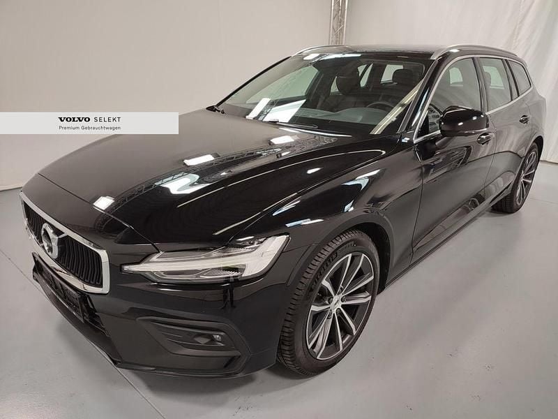 Onyx black / metallic Gebraucht 2022 Volvo V60 Momentum Kombi | 26.400 € (Superpreis) - Bild 1/4