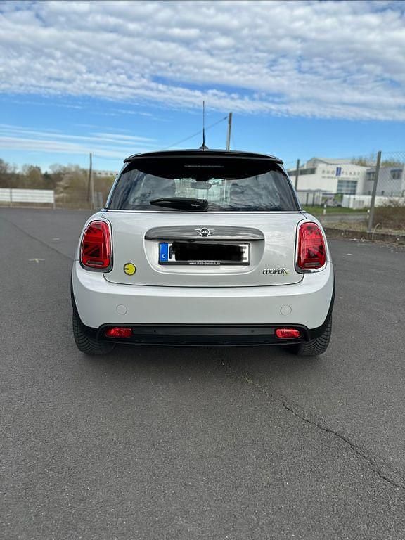 Second-hand Mini Cooper SE 135 kW (184 CP) 2020 Alb Hatchback