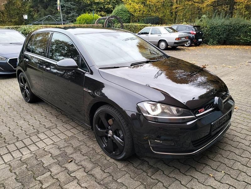 Schwarz Gebraucht 2014 VW Golf VII Highline Limousine | 13.800 € (Fairer Preis) - Bild 1/4