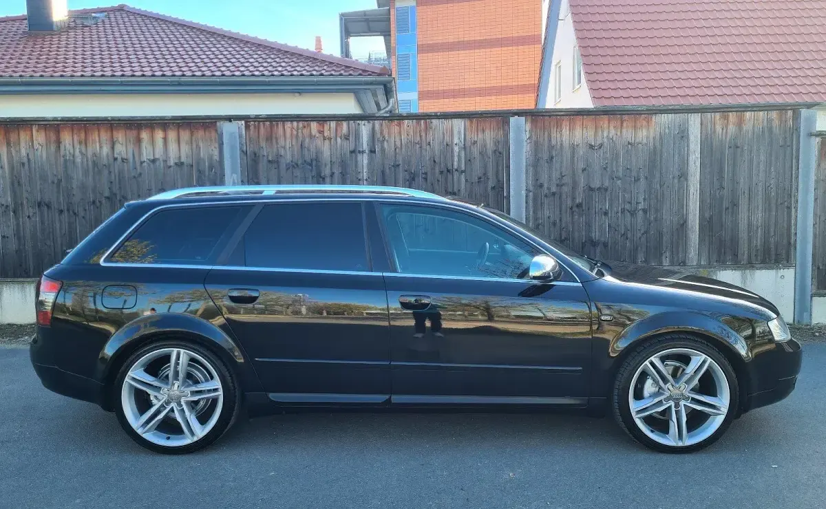 Gebraucht Audi A4 131 PS (96 kW) 2002 Schwarz Kombi