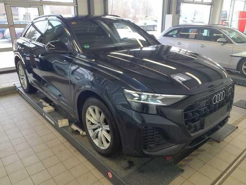 Gebraucht Audi Q8 Ambiente 286 PS (210 kW) 2024 Waitomoblau SUV