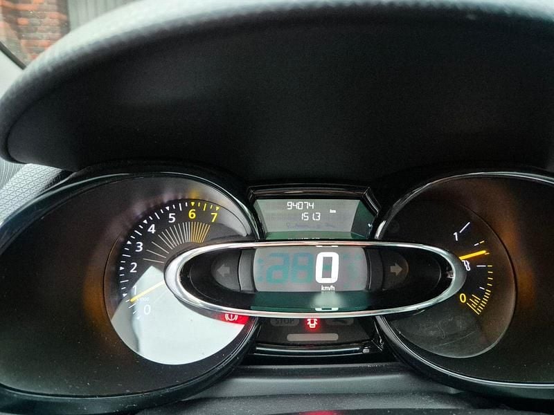 Gebraucht Renault Clio IV Expression 73 PS (53 kW) 2013 Schwarz Kleinwagen