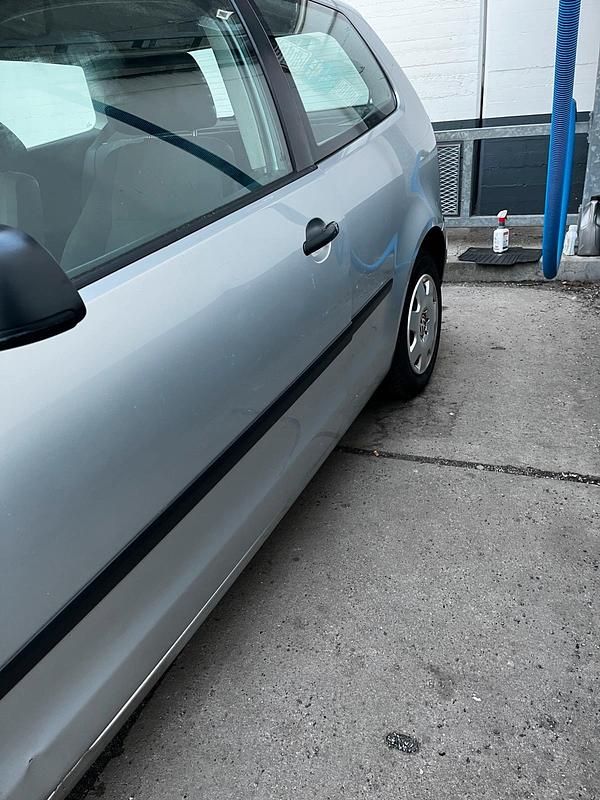 Gebraucht VW Polo 64 PS (47 kW) 2003 Grau Kleinwagen