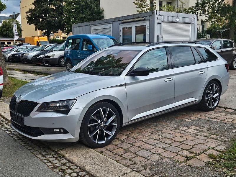 Silber Gebraucht 2019 Skoda Superb SportLine Kombi | 18.500 € (Guter Preis) - Bild 1/4