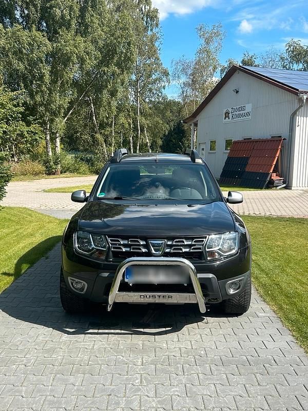 Schwarz Gebraucht 2014 Dacia Duster SUV | 8.950 € (Teuer) - Bild 1/4