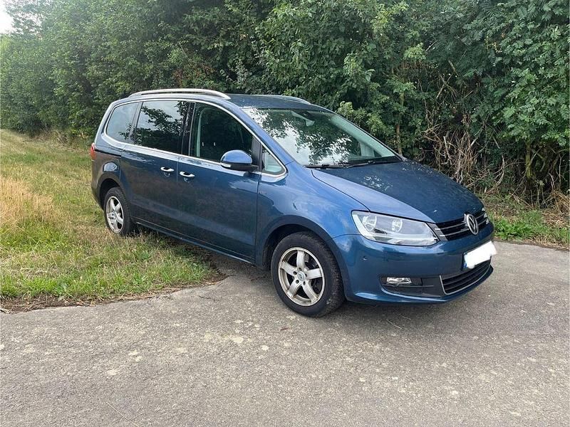 Blau Gebraucht 2015 VW Sharan Ocean Van / Kleinbus | 16.400 € (Fairer Preis) - Bild 1/4