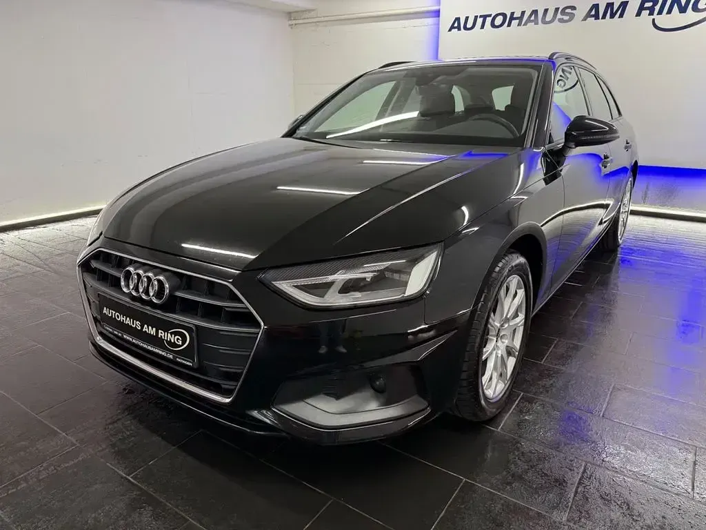 Gebraucht Audi A4 Sport 136 PS (100 kW) 2023 Schwarz Kombi