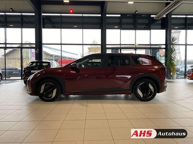 Neu Kia EV4 Earth 150 kW (204 PS) 2026 Magmarot metallic Limousine