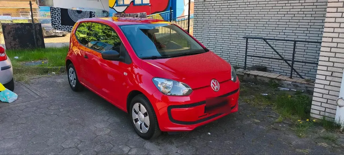 Second-hand VW up! 75 CP (55 kW) 2012 Roșu Hatchback