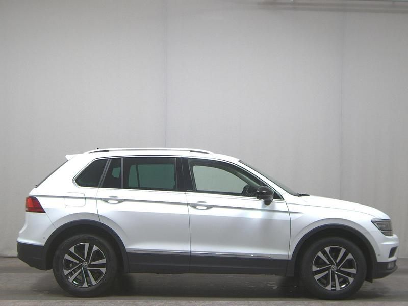 Weiss Gebraucht 2020 VW Tiguan IQ Drive SUV | 21.680 € (Guter Preis) - Bild 1/4