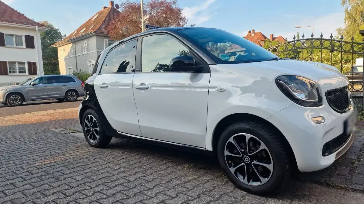 Gebraucht Smart ForFour Passion 75 PS (55 kW) 2017 Weiß Kleinwagen