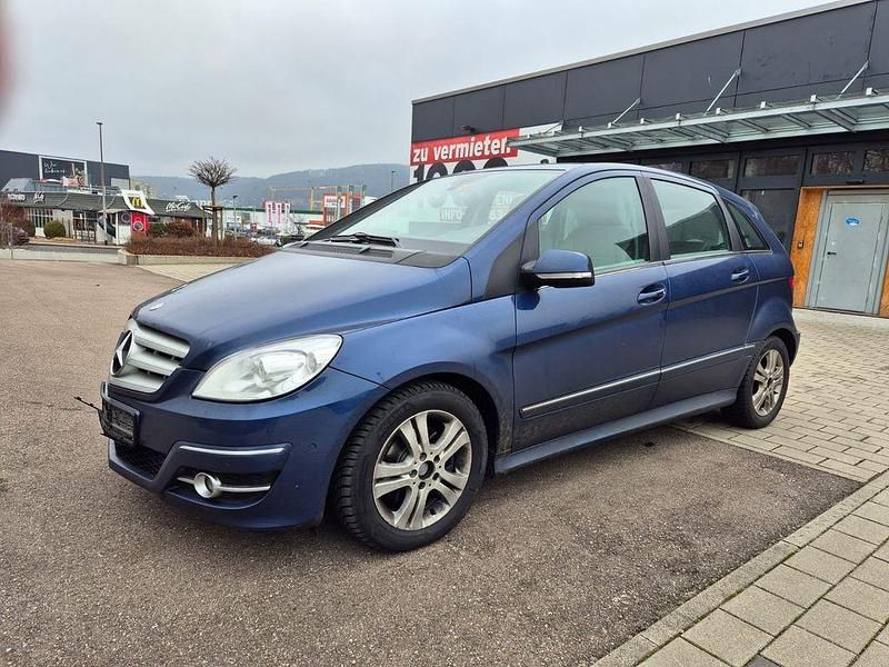Blau Gebraucht 2010 Mercedes B180 Van / Kleinbus | 2.480 € (Fairer Preis) - Bild 1/4