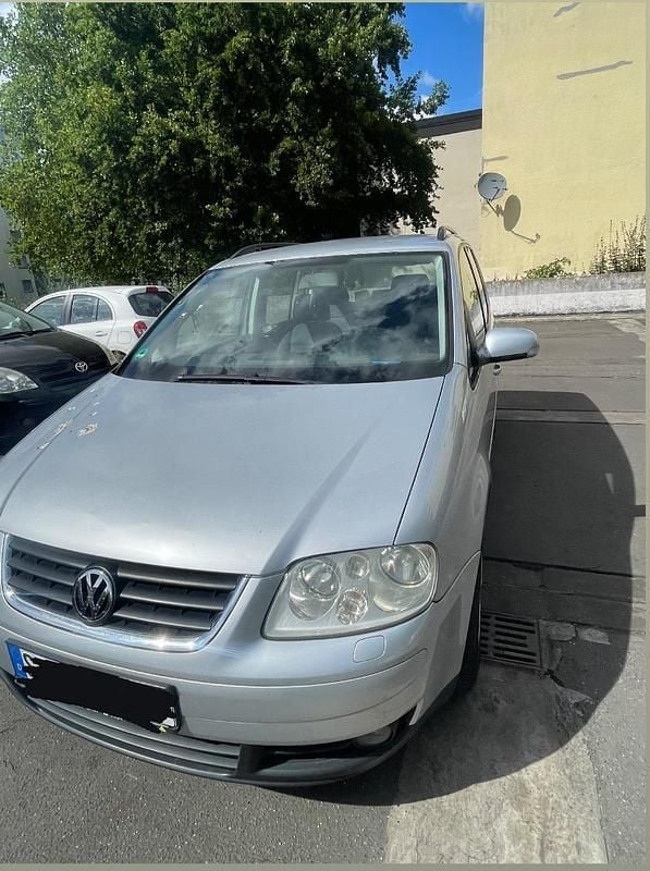 Silber Gebraucht 2004 VW Touran Van / Kleinbus | 1.900 € (Guter Preis) - Bild 1/4