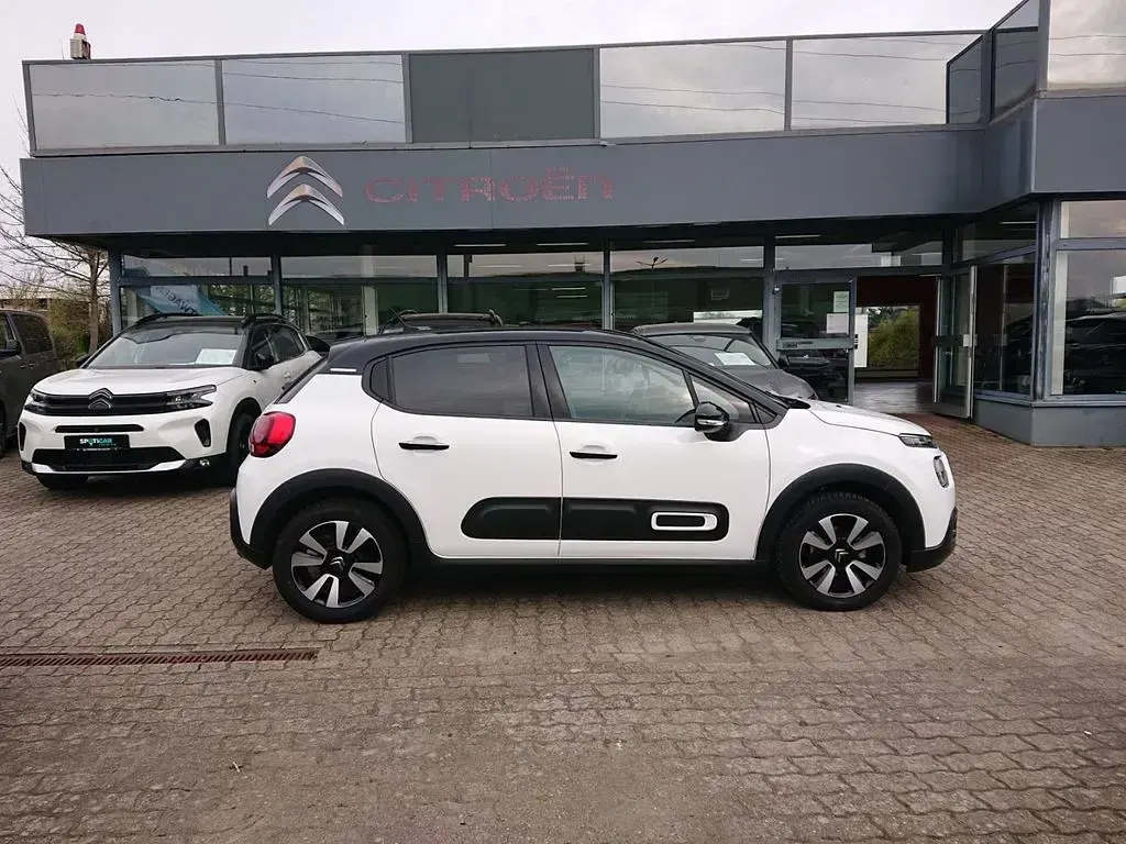 Gebraucht Citroën C3 PureTech 83 PS (61 kW) 2024 Polar weiß / dach schwarz Kleinwagen