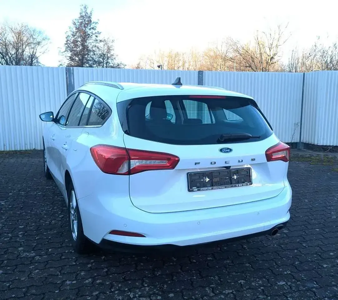 Gebraucht Ford Focus 125 PS (91 kW) 2020 Frostweiß Kombi