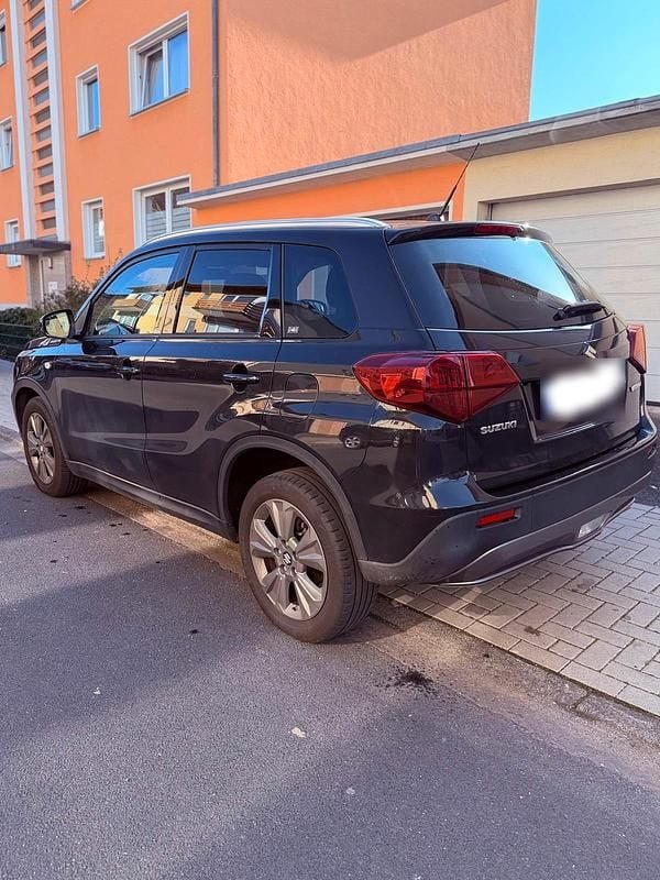 Gebraucht Suzuki Vitara 140 PS (102 kW) 2019 Schwarz SUV