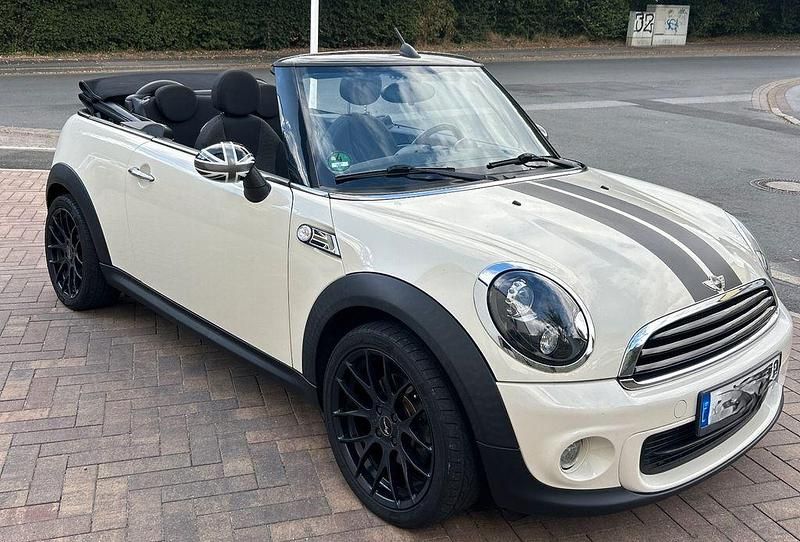Weiß Gebraucht 2011 Mini One Cabriolet Cabrio | 7.500 € (Fairer Preis) - Bild 1/4