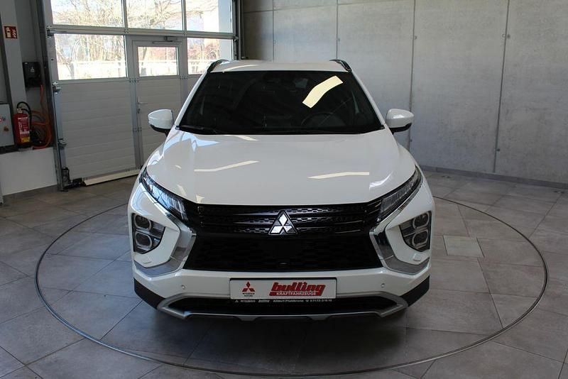 Gebraucht Mitsubishi Eclipse Cross Plus 188 PS (138 kW) 2022 Weiß SUV