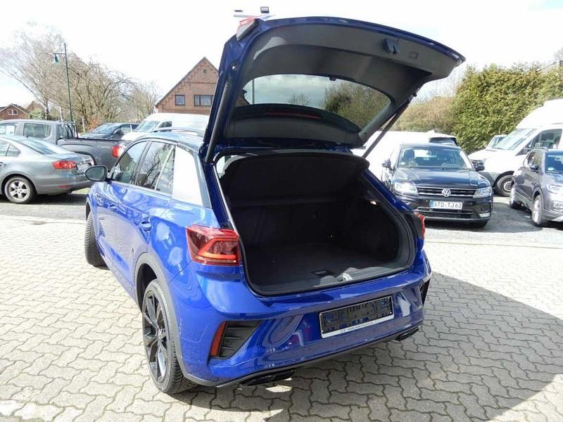 Second-hand VW T-Roc R-line 190 CP (139 kW) 2023 Albastru SUV