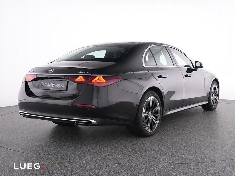 Gebraucht Mercedes E300 Avantgarde 313 PS (230 kW) 2025 Schwarz Limousine