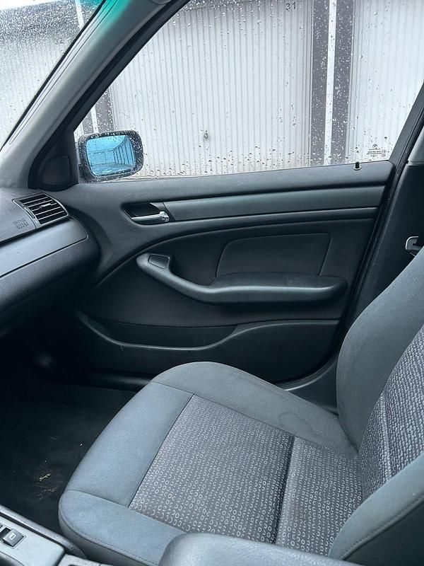 Gebraucht BMW 316 85 PS (62 kW) 2003 Silber Limousine