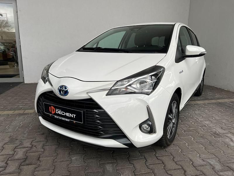 Gebraucht Toyota Yaris Hybrid 101 PS (74 kW) 2019 Weiß Limousine