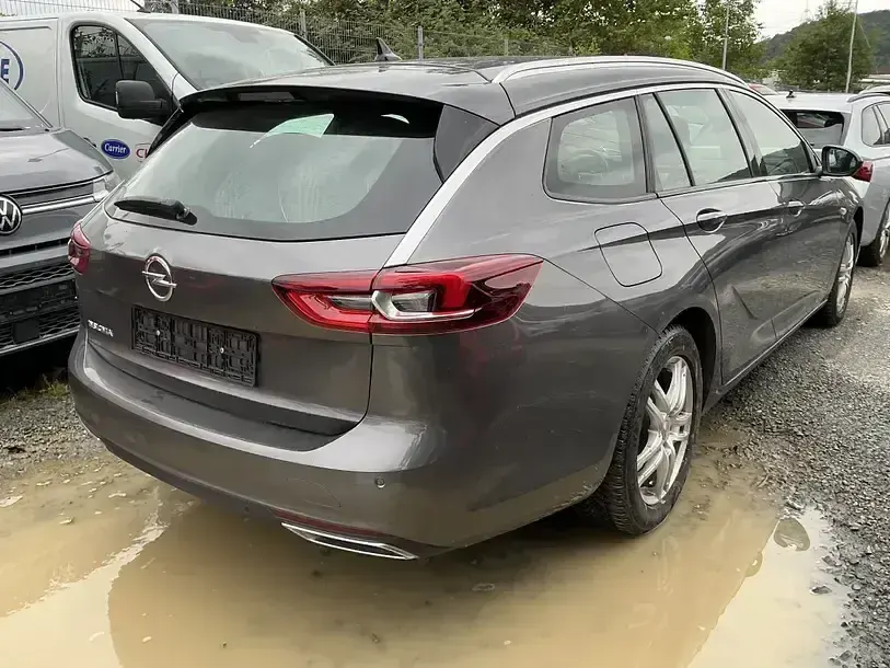 Gebraucht Opel Insignia Elegance 174 PS (127 kW) 2023 Mondstein grau/e:vulkan grau Kombi