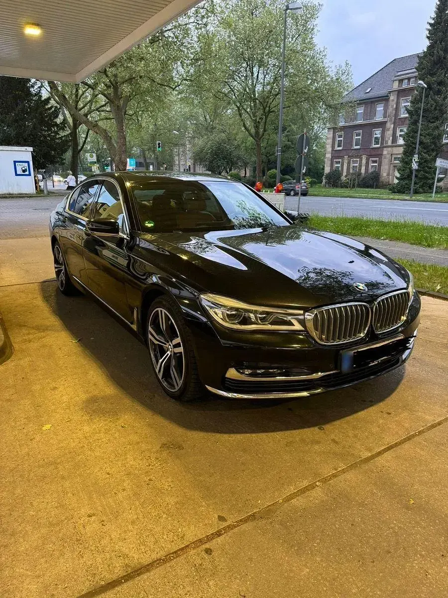 Gebraucht BMW 730 M Sport 265 PS (194 kW) 2016 Schwarz Limousine
