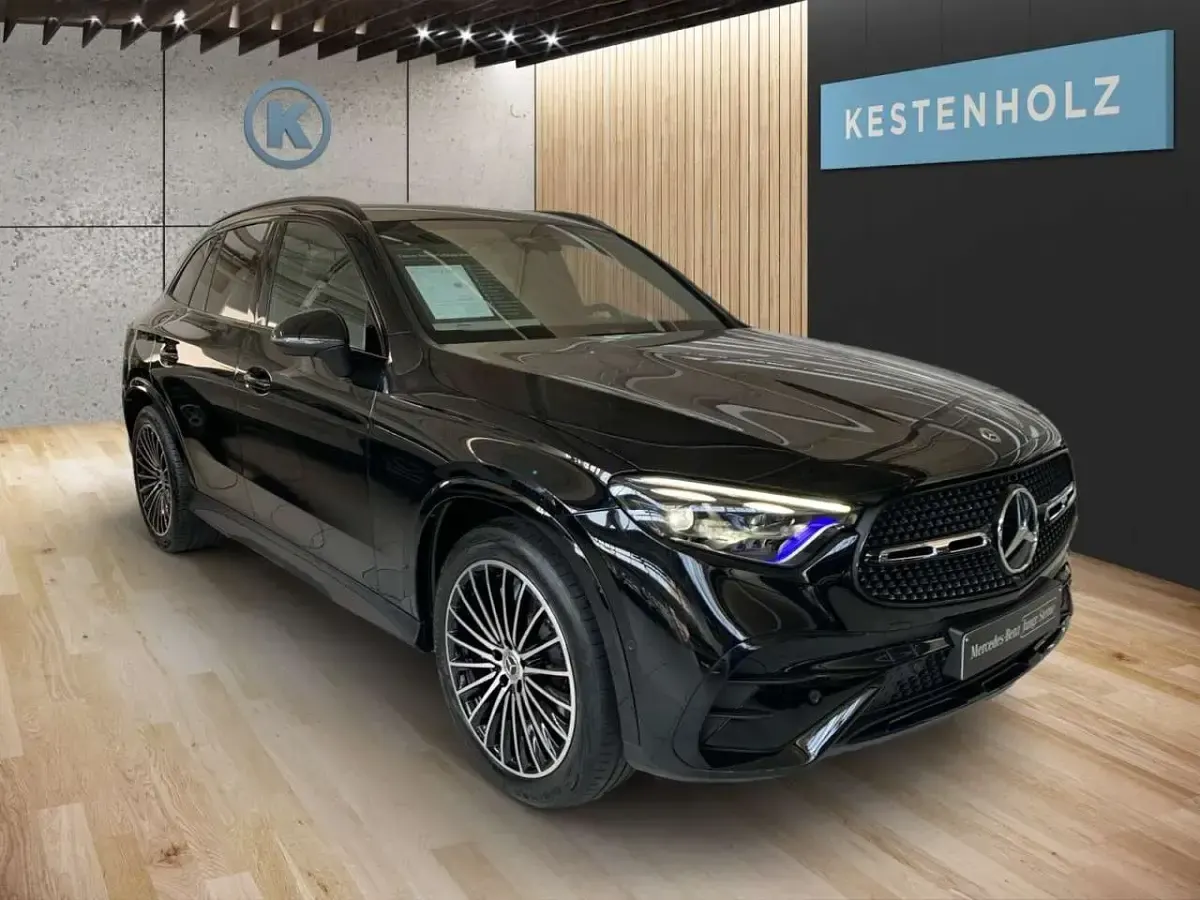 Gebraucht Mercedes GLC300 AMG 269 PS (197 kW) 2023 Schwarz uni SUV