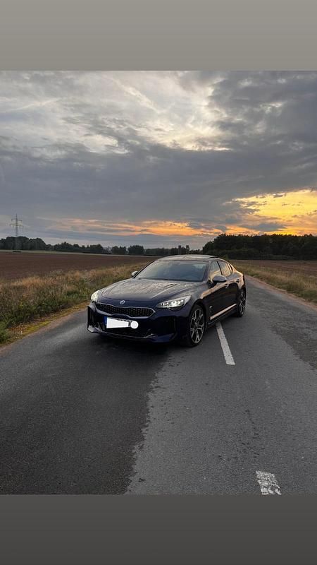 Andere farben Gebraucht 2019 Kia Stinger 3 Kleinwagen | 29.500 € (Fairer Preis) - Bild 1/4