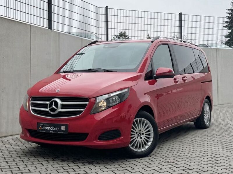Rot Gebraucht 2018 Mercedes V220 Van / Kleinbus | 33.800 € (Superpreis) - Bild 1/4