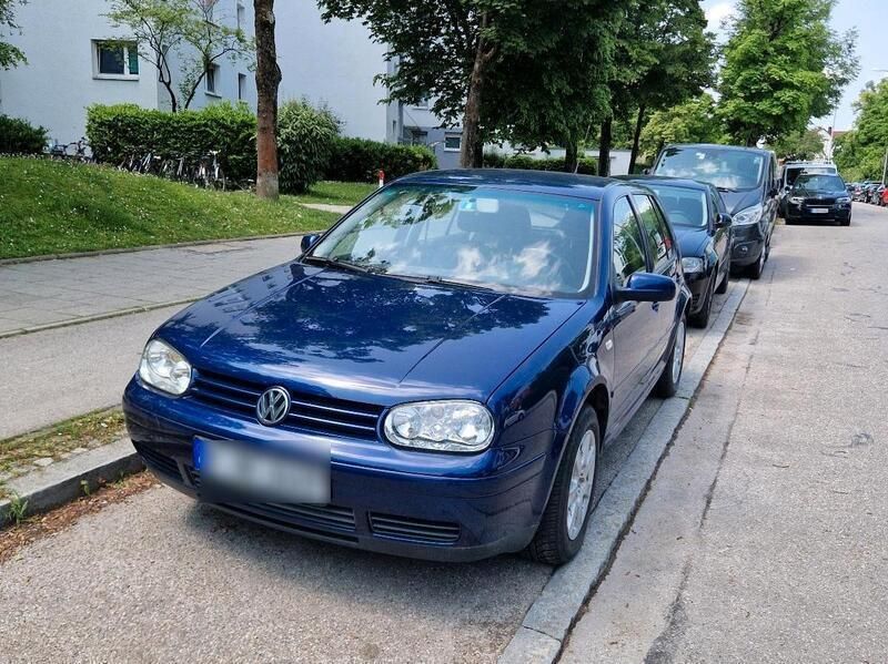 Blau Gebraucht 2003 VW Golf IV Kleinwagen | 2.400 € (Fairer Preis) - Bild 1/2