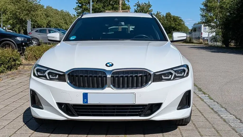 Gebraucht BMW 318 150 PS (110 kW) 2022 Weiß Kombi