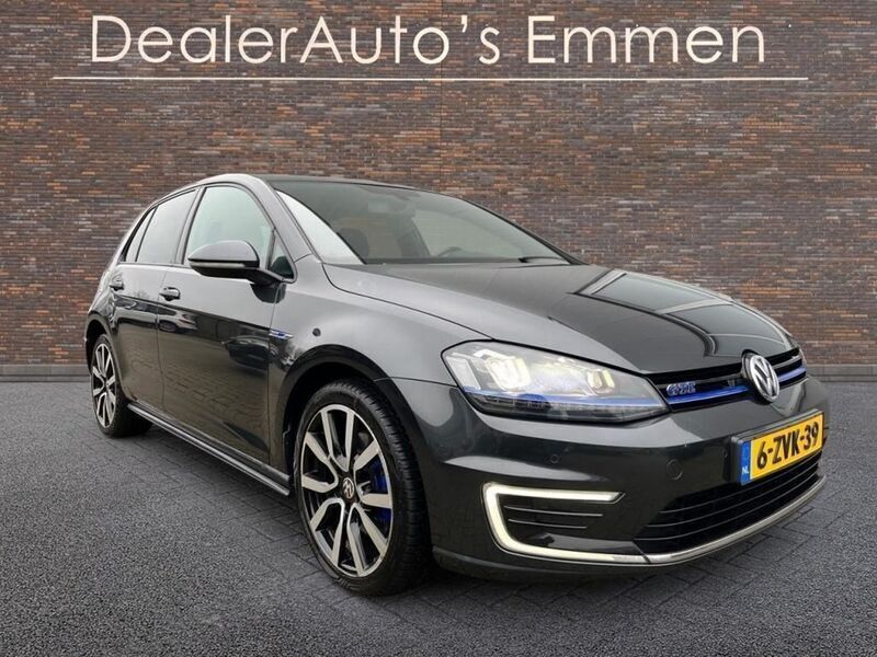 Grau Gebraucht 2015 VW Golf VII GTE Limousine | 9.922 € (Fairer Preis) - Bild 1/4