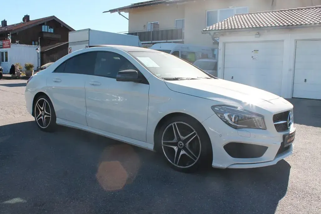 Gebraucht Mercedes CLA200 156 PS (114 kW) 2014 Weiß Limousine