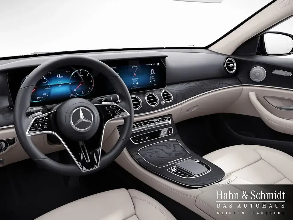 Gebraucht Mercedes E220 194 PS (142 kW) 2021 Cavansitblau Kombi
