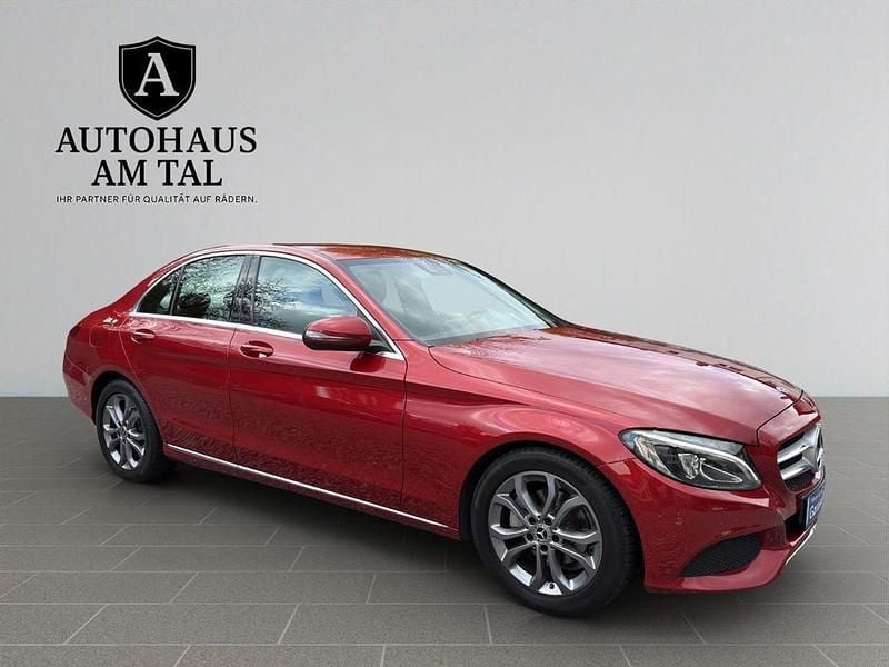 Rot Gebraucht 2017 Mercedes C180 Avantgarde Limousine | 19.990 € (Guter Preis) - Bild 1/4