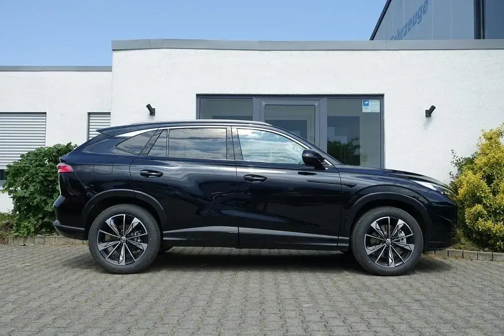 Neu MG HS Luxury 224 PS (164 kW) 2026 Schwarz SUV