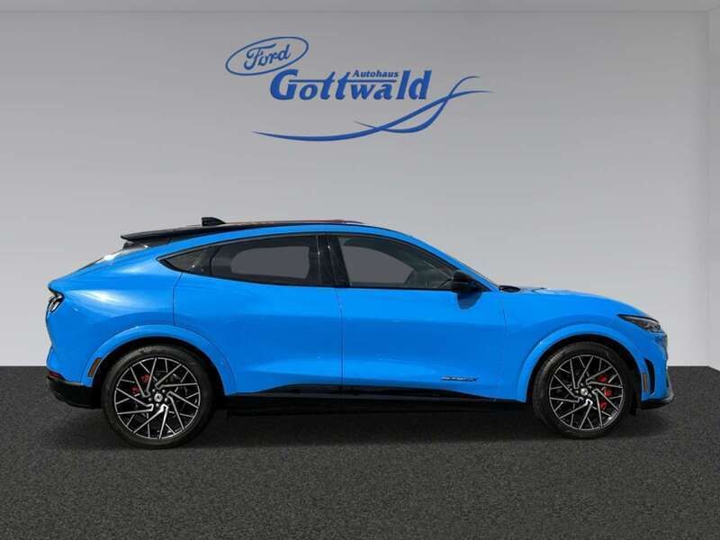 Gebraucht Ford Mustang Mach-E GT 358 kW (487 PS) 2022 Grabber blue metallic SUV