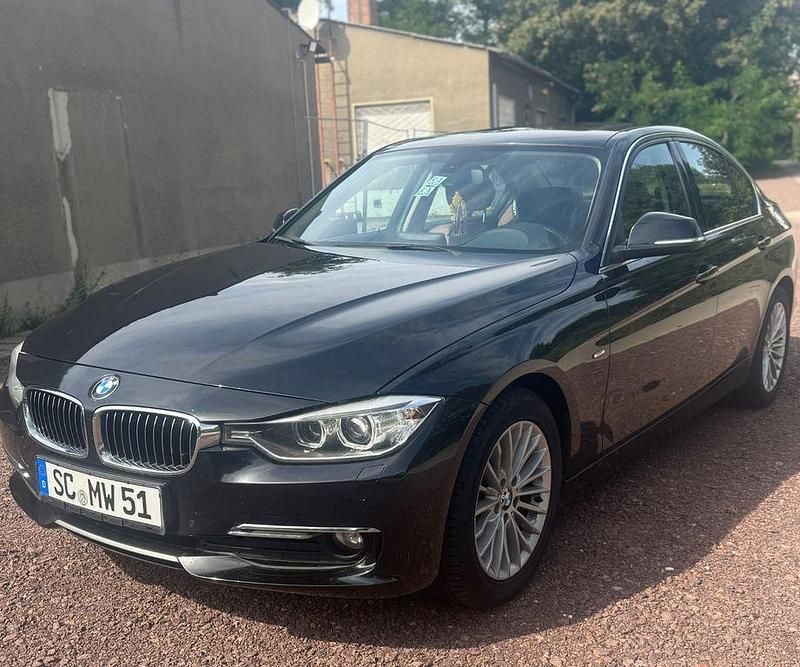 Schwarz Gebraucht 2014 BMW 318 Luxury Line Limousine | 10.000 € (Fairer Preis) - Bild 1/4
