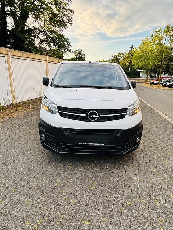 Weiß Gebraucht 2022 Opel Vivaro Van | 12.700 € (Superpreis) - Bild 1/4