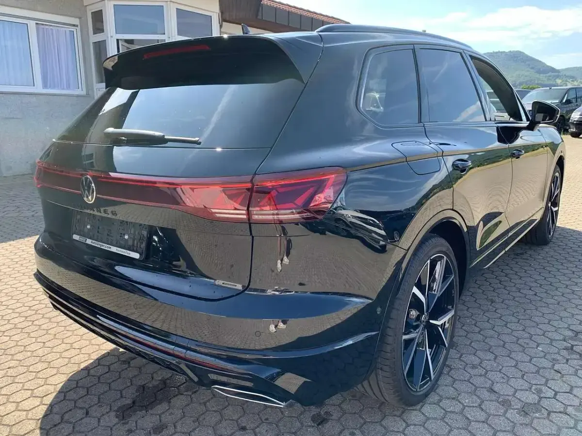 Neu VW Touareg Edition 286 PS (210 kW) 2026 Grenadillschwarz metallic SUV