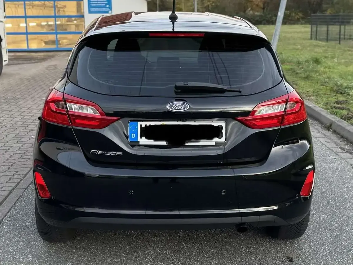 Gebraucht Ford Fiesta Cool & Connect 71 PS (52 kW) 2018 Schwarz Kleinwagen