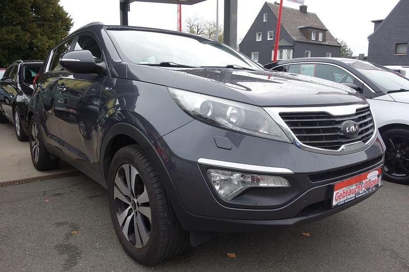 Grau Gebraucht 2014 Kia Sportage Spirit SUV | 8.980 € (Guter Preis) - Bild 1/4